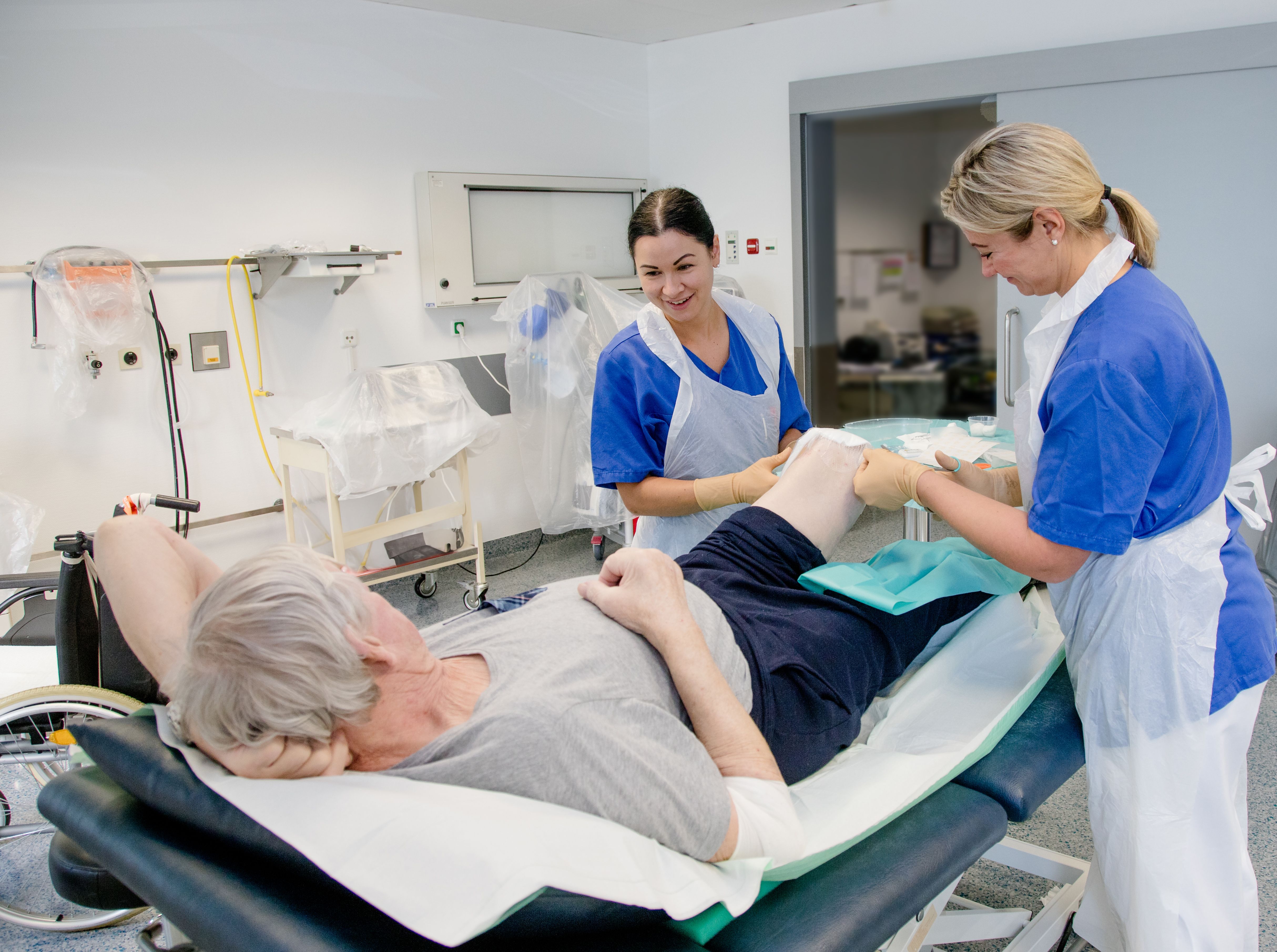 MVZ-216_Ambulanz Behandlung 2.jpg