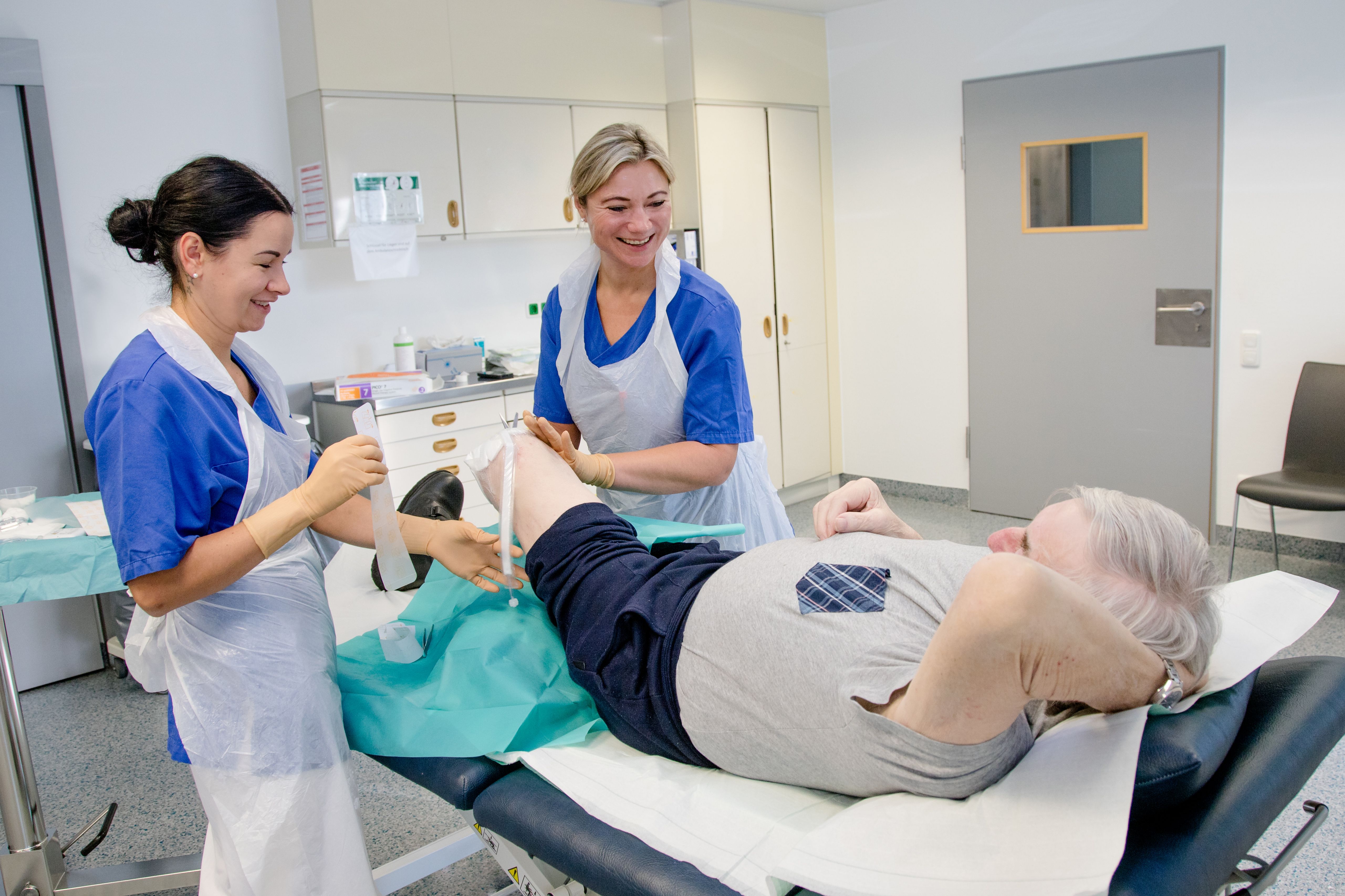 MVZ-216_Ambulanz Behandlung 3.jpg
